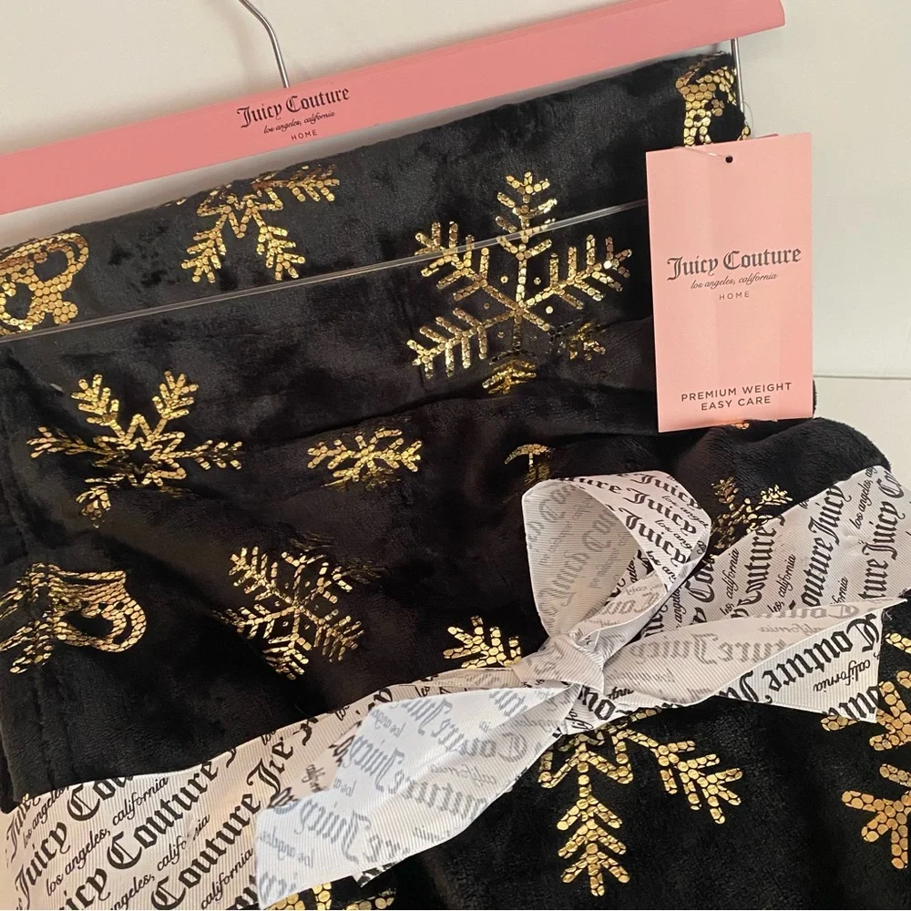 Juicy Couture Christmas/Winter Blanket Black with Gold Detail 50” x 70”